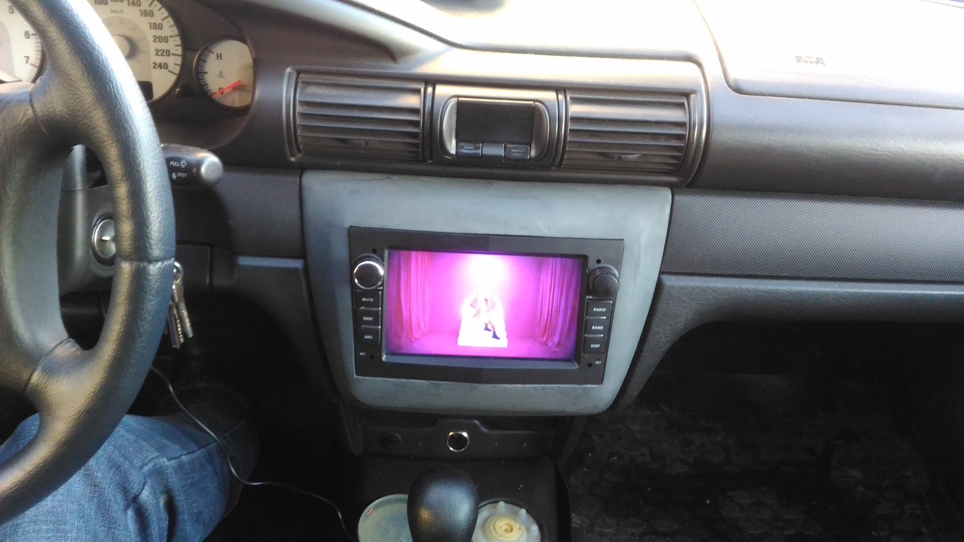 Как подключить китайскую андроид магнитолу к штатному усилителю Волги ...