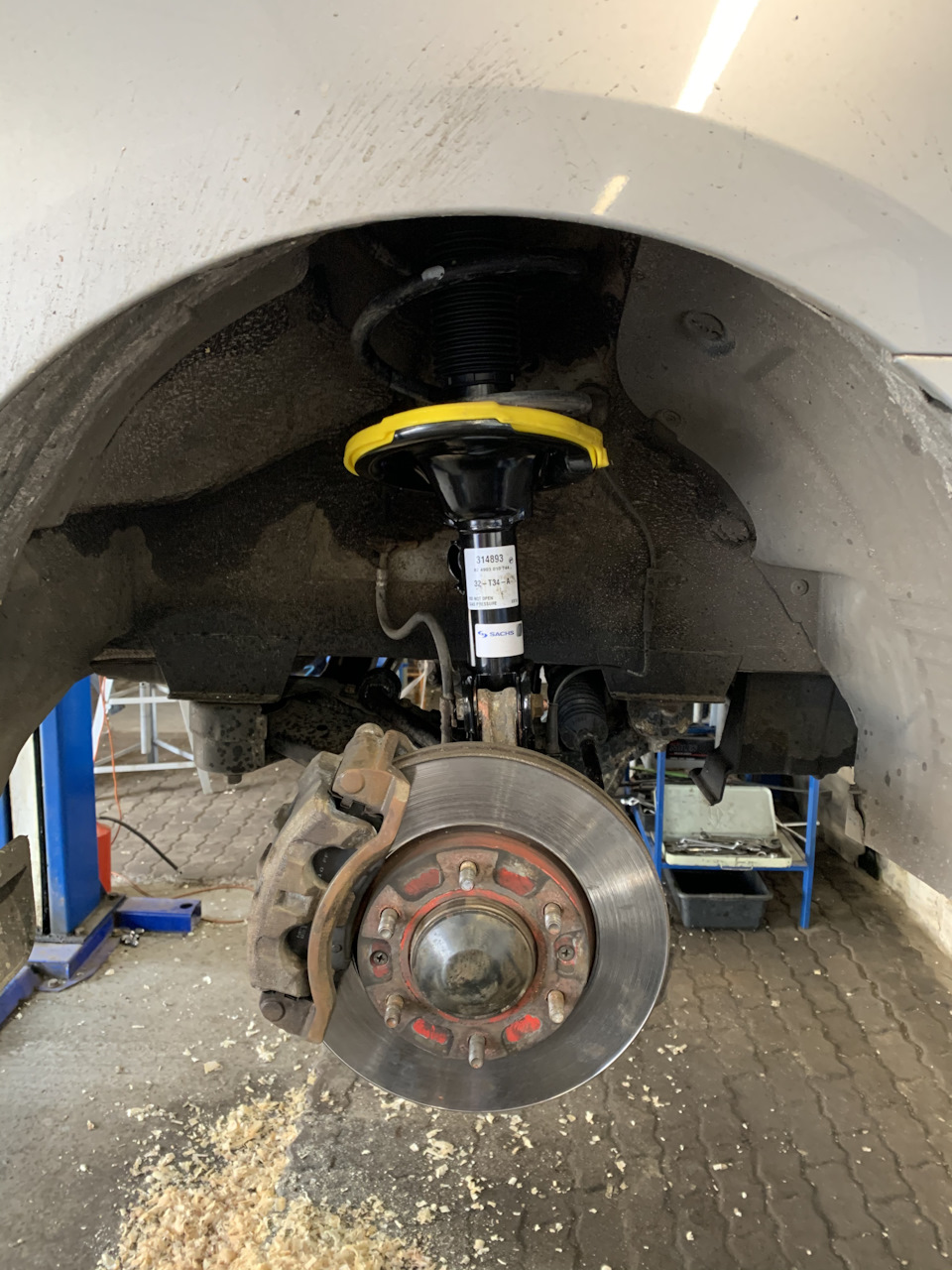 Замена аккумулятора. Освещение в гараже. — BMW 3 series Touring (E91 ...