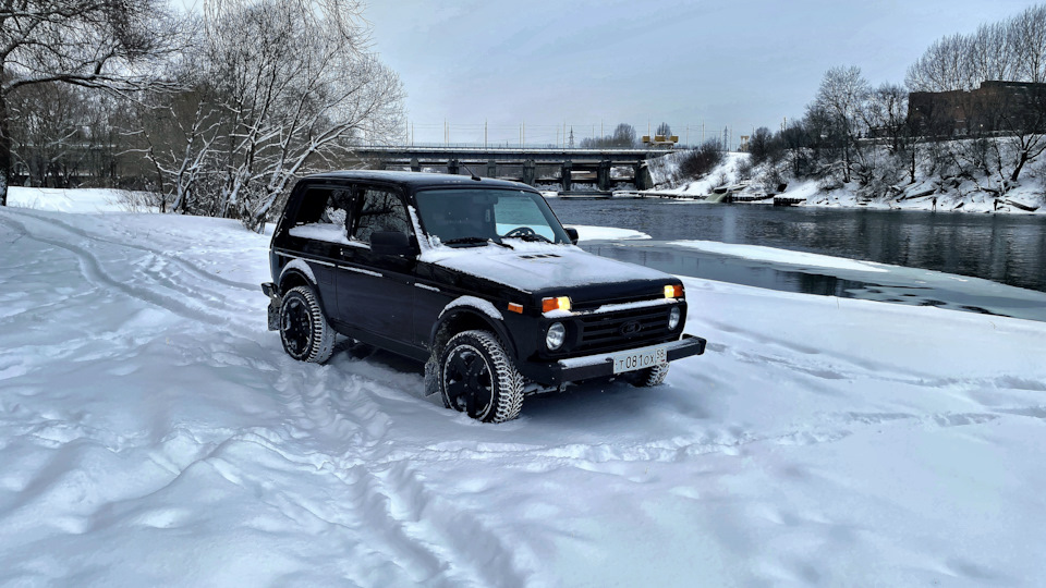 Lada 4x4 3D 1.7 бензиновый 2023 | legend на DRIVE2