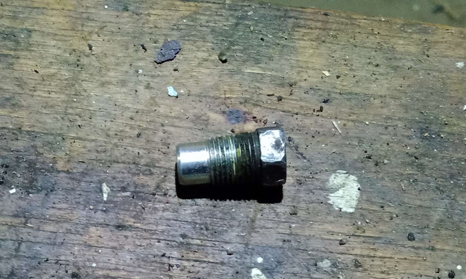 Пробка. — Ravon R4