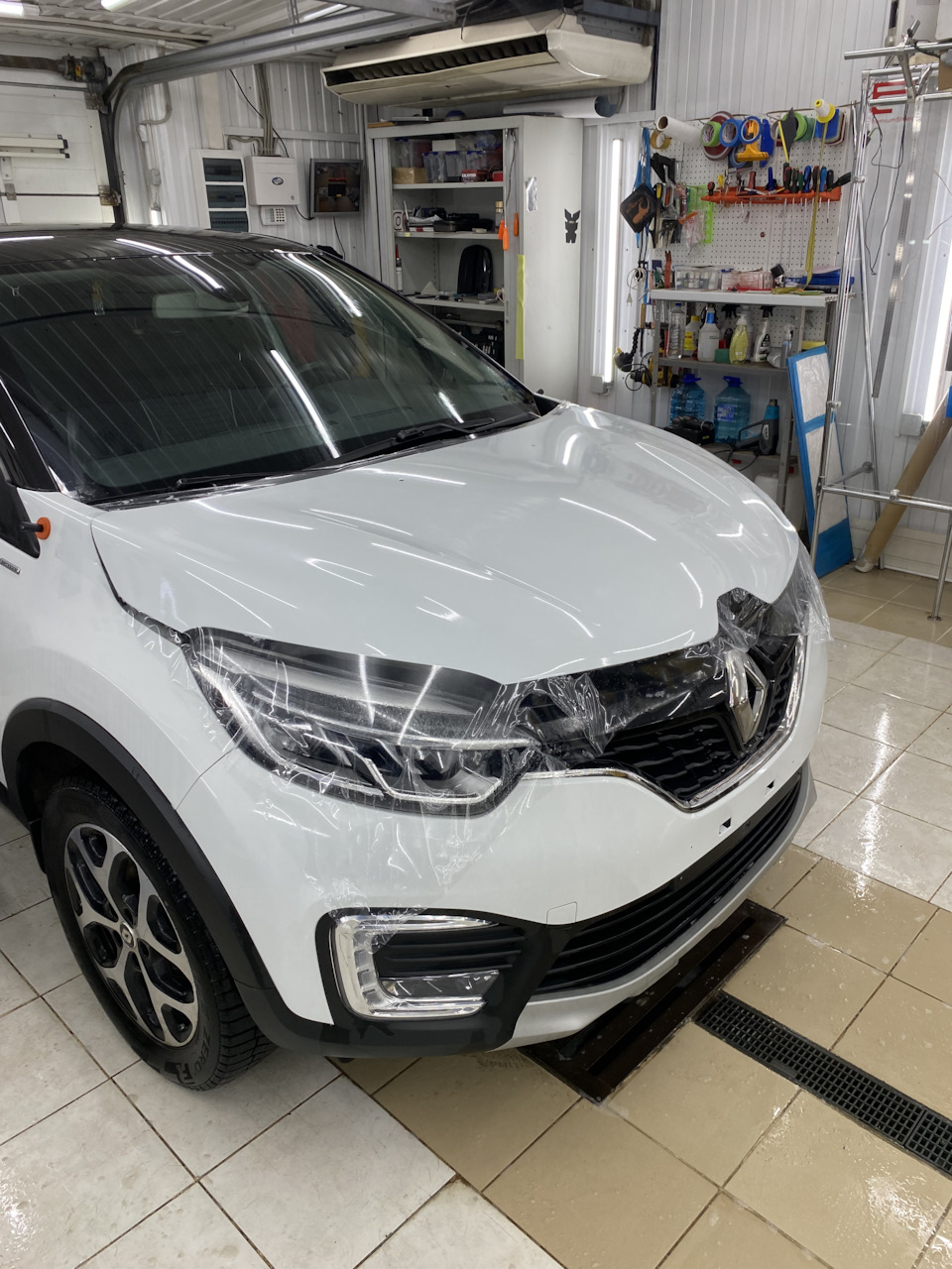 Капот, бампер, стойки и крышу в броню. — Renault Kaptur (2016), 1,6 л, 2019  года | своими руками | DRIVE2