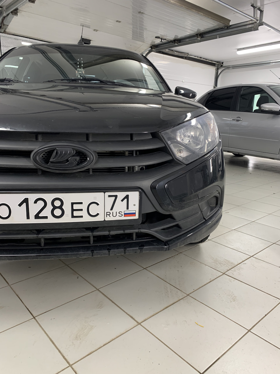 Диодные ПТФ — Lada Гранта (2G) FL, 1,6 л, 2022 года | электроника | DRIVE2