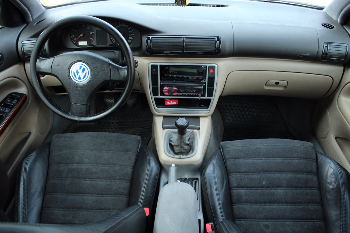 Пассат б5 1999 год. Volkswagen Passat b5 салон. Volkswagen Passat b6 салон. Volkswagen Passat b5 Рестайлинг салон. Фольксваген Passat b5 салон.