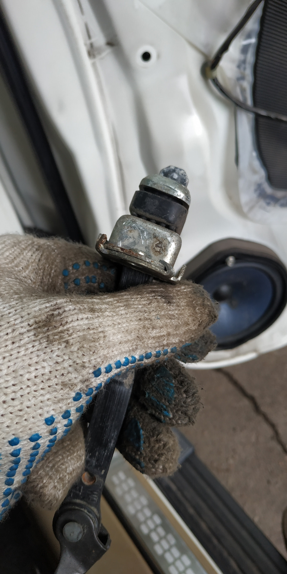 Ремонт дверных ограничителей — Honda CR-V (RE), 2,4 л, 2008 года ...