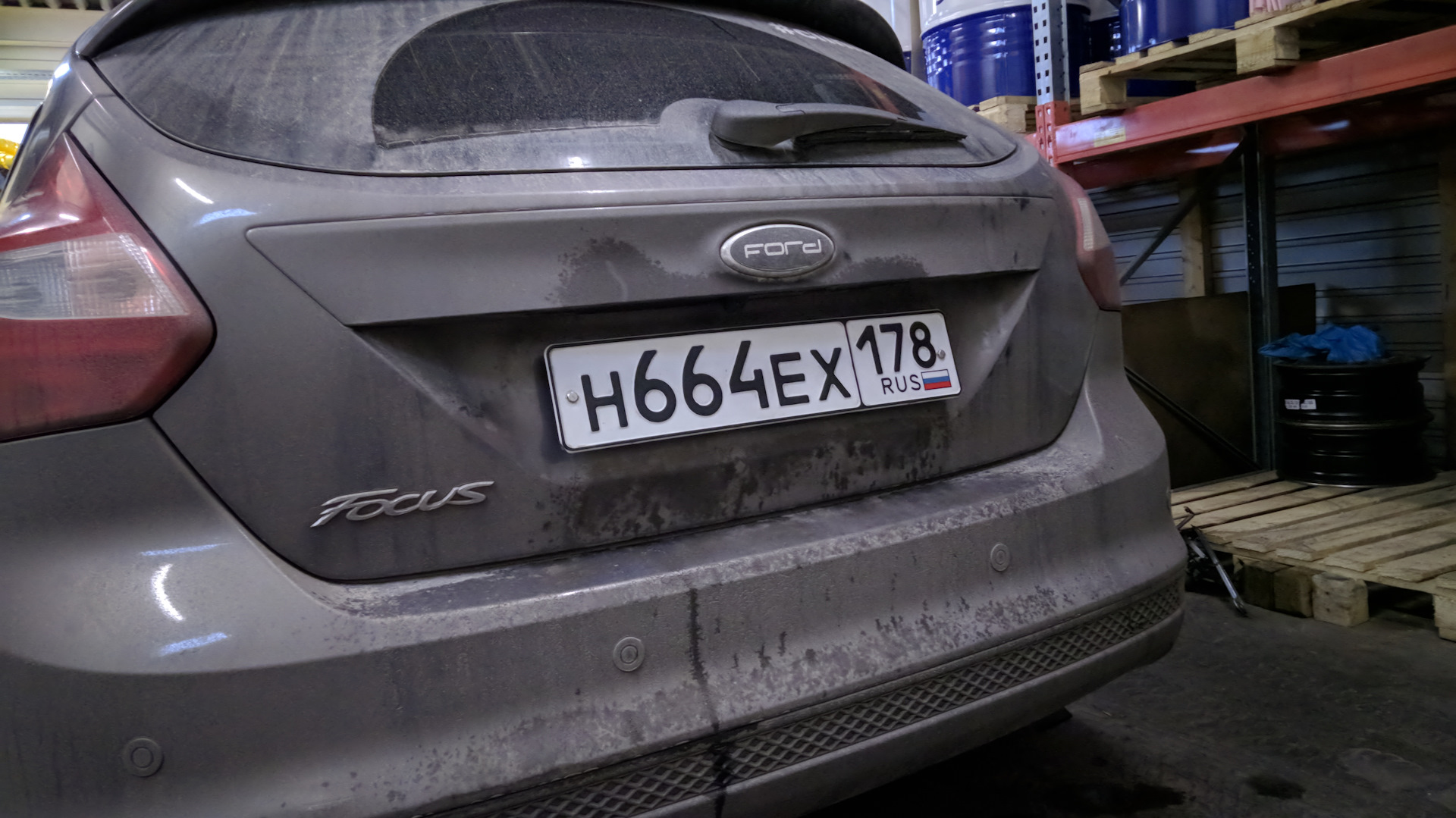Как снять задние номера форд фокус Кронштейн для заднего номера - Ford Focus III Hatchback, 1,6 л, 2012 года аксесс