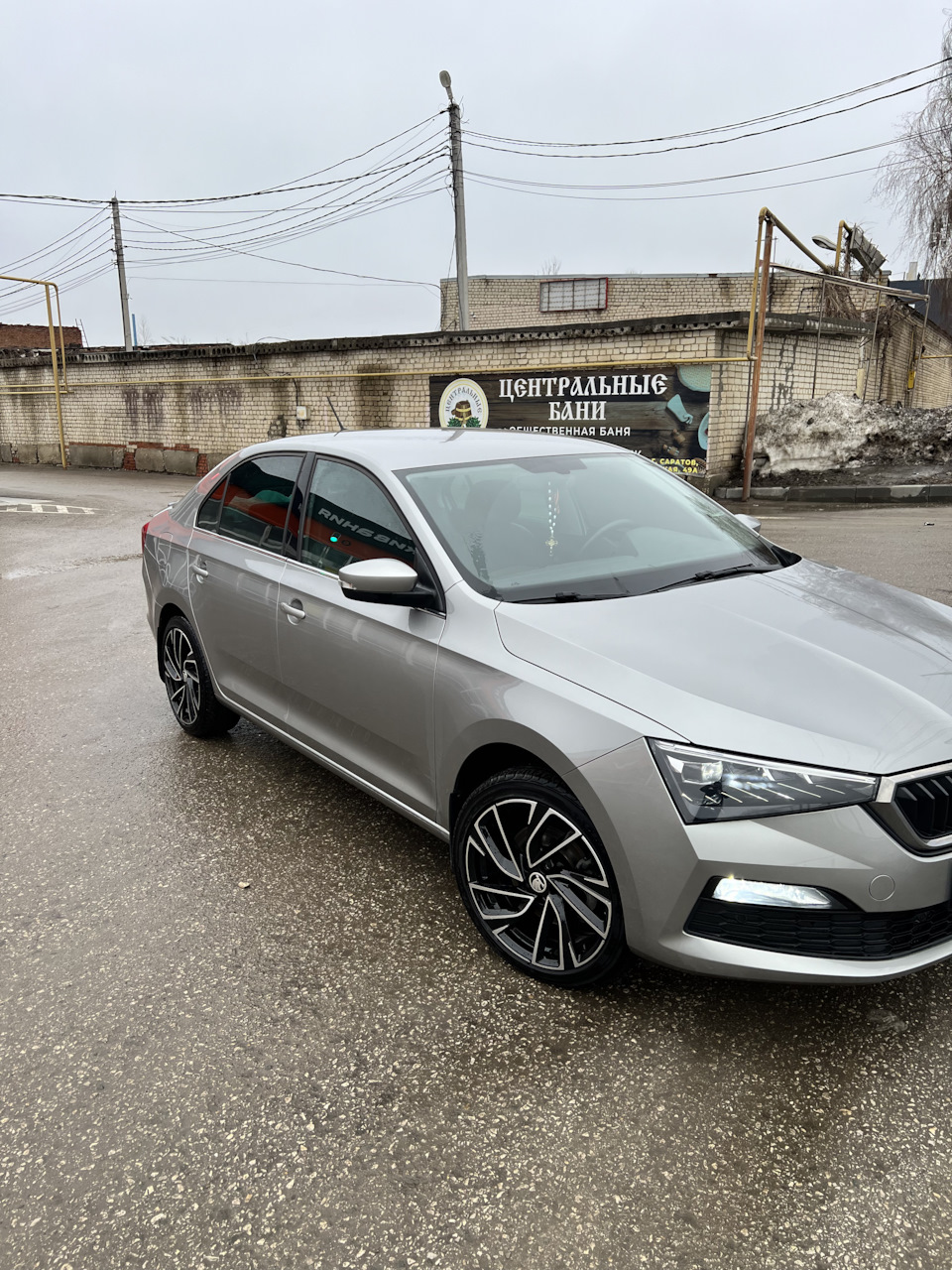 Долгожданная переобувка на 17 — Skoda Rapid (2G), 1,6 л, 2020 года |  колёсные диски | DRIVE2