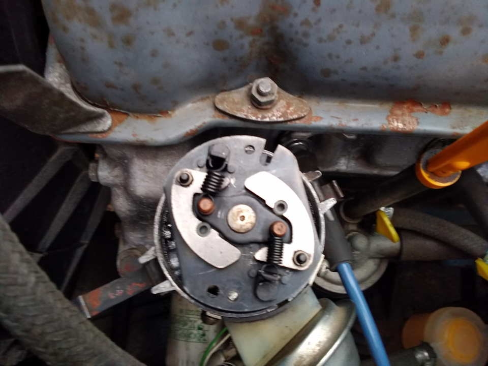 А бегунок то не виноват! Плавают обороты двигателя. Настройка трамблера ...