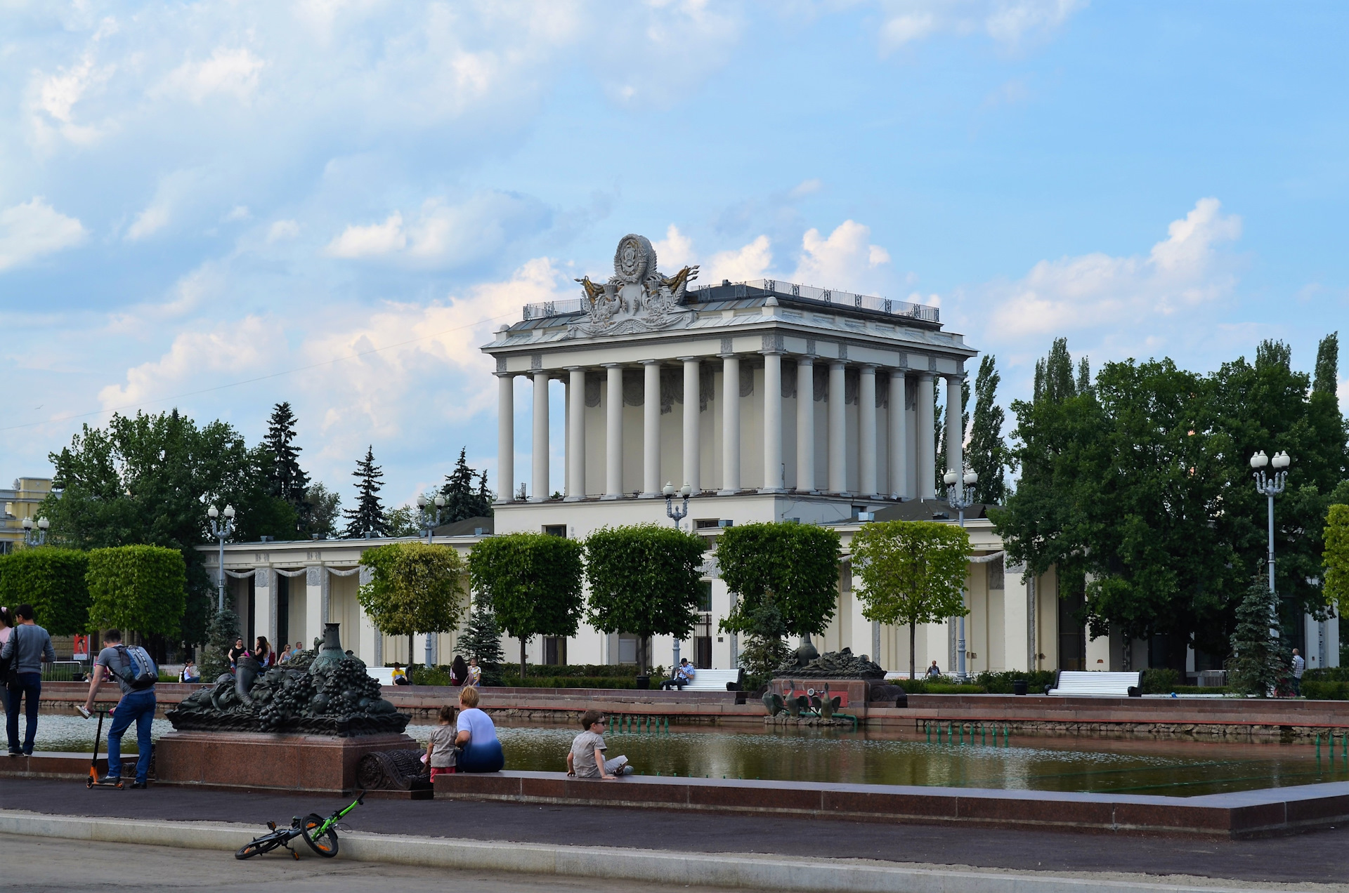 Главный павильон вднх фото