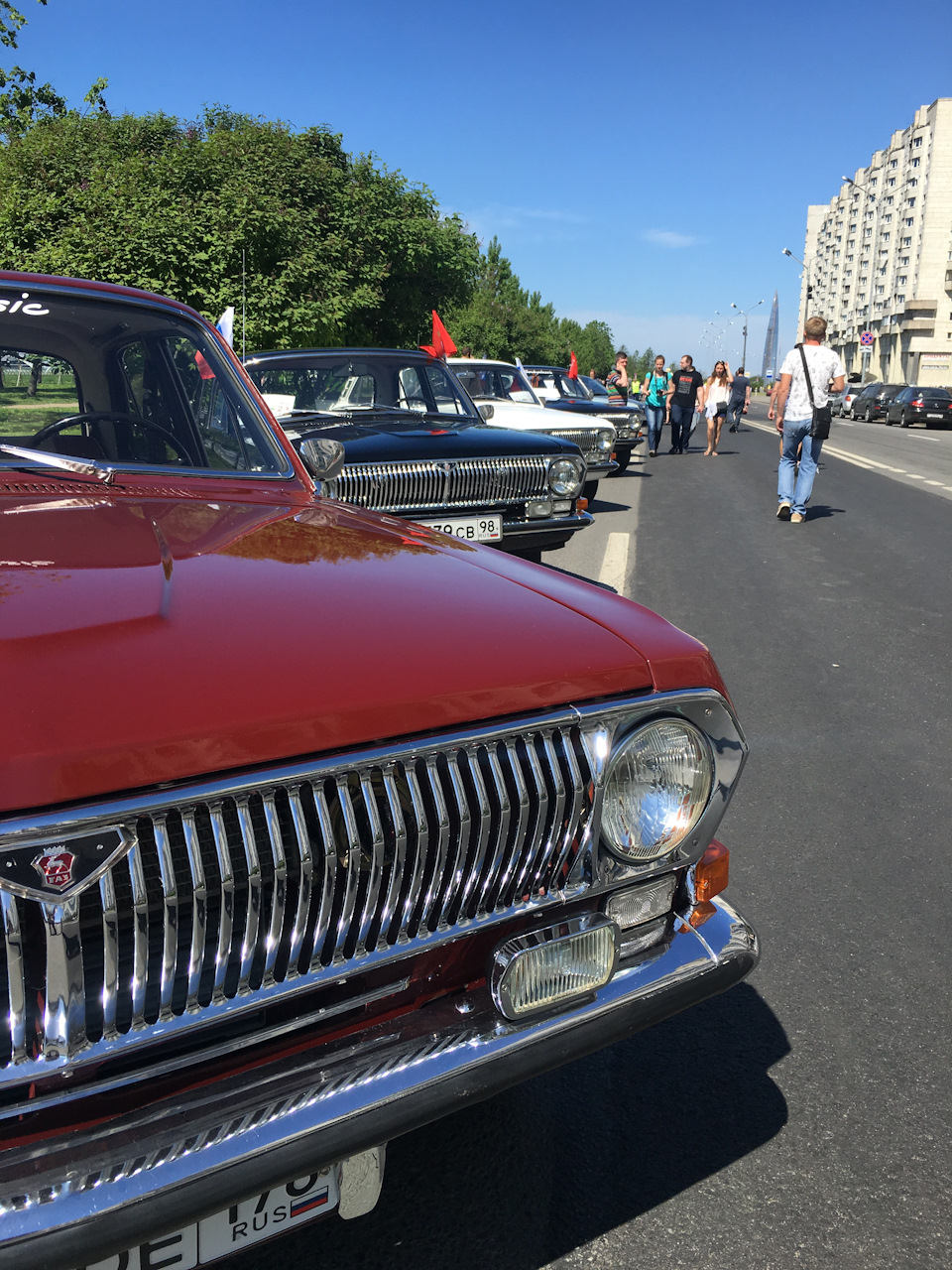 IV Парад ретро транспорта в Санкт-Петербурге — Lada 2101, 1,2 л, 1974 года  | встреча | DRIVE2