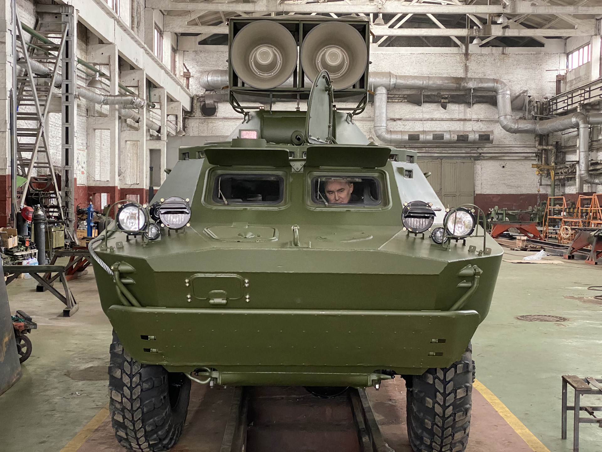 Установка рупора на БРДМ-2 