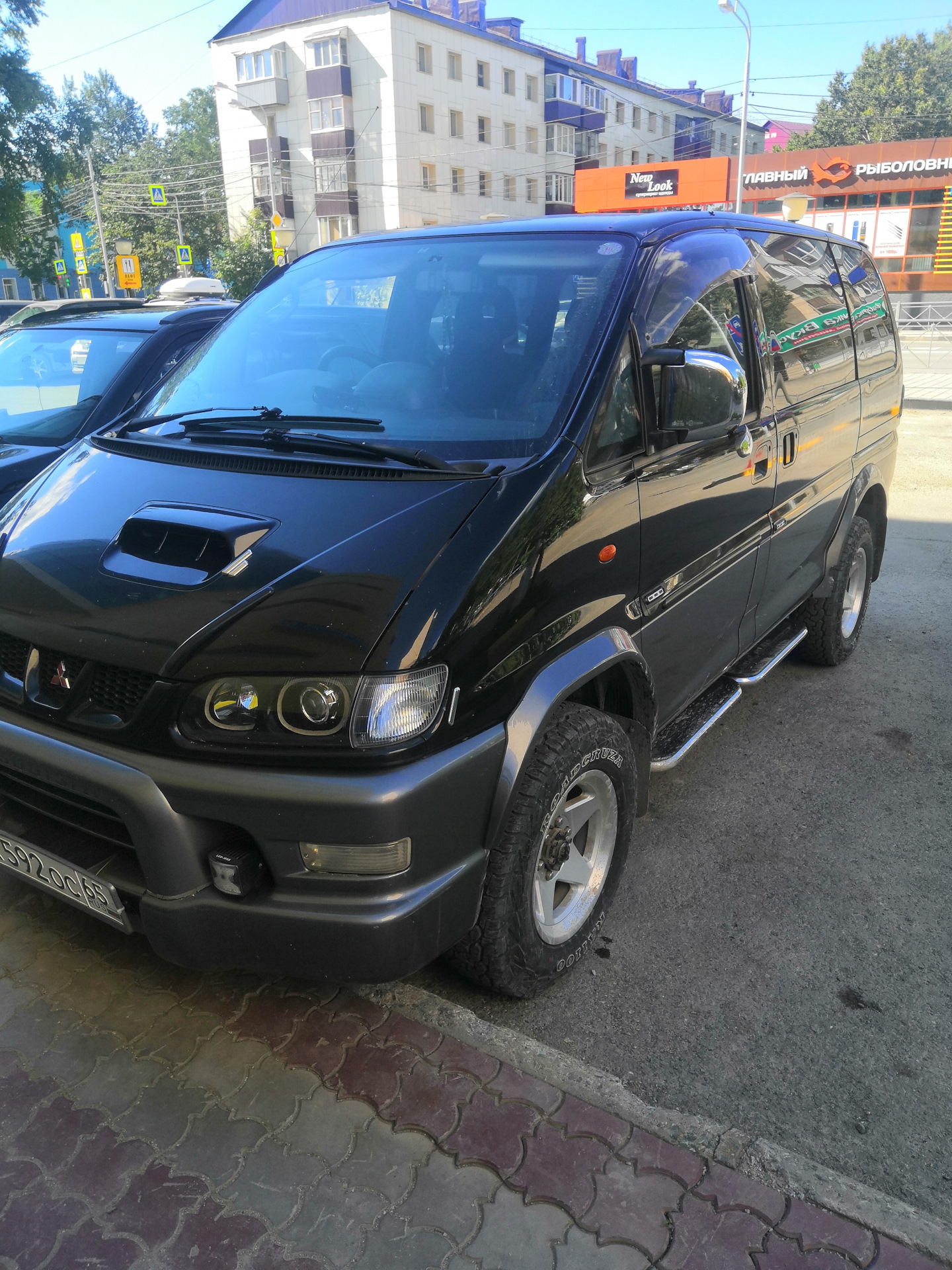 Купить Mitsubishi Delica 2000 Года