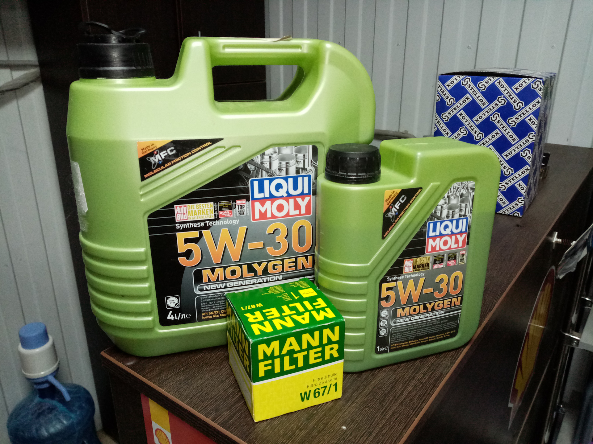 Liqui moly molygen. Молиген 5w40. Ликви моли молиген 5w40. Моторное масло для Субару Аутбек 2.5. Масло Субару Аутбек.