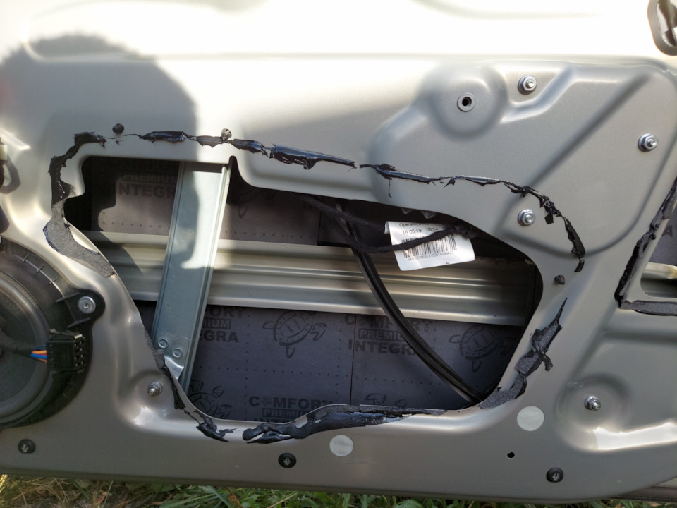 Второй слой пассажирской двери — Lada Vesta (1G)