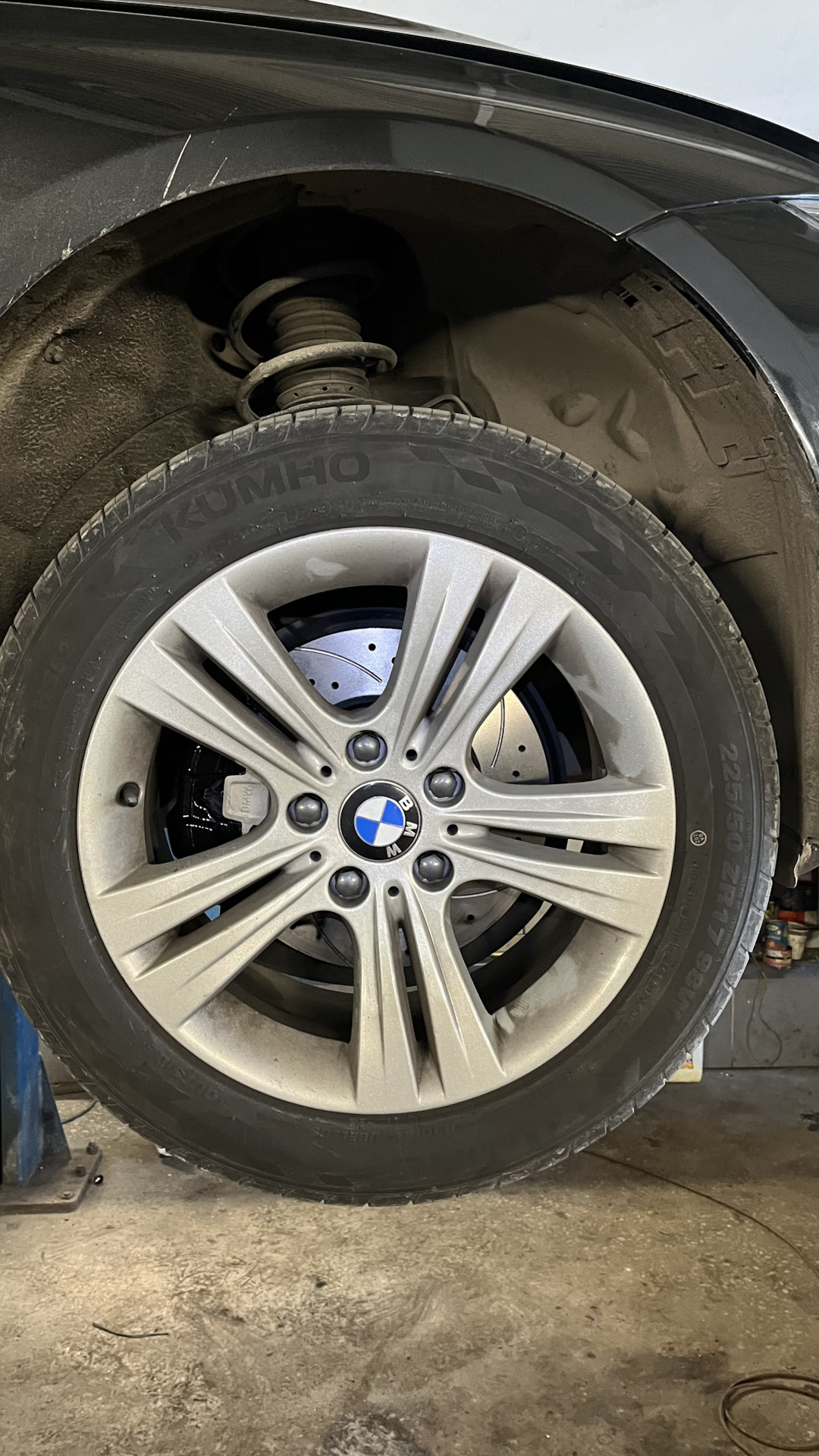 Передние тормозные диски — BMW 3 series (F30), 2 л, 2014 года ...