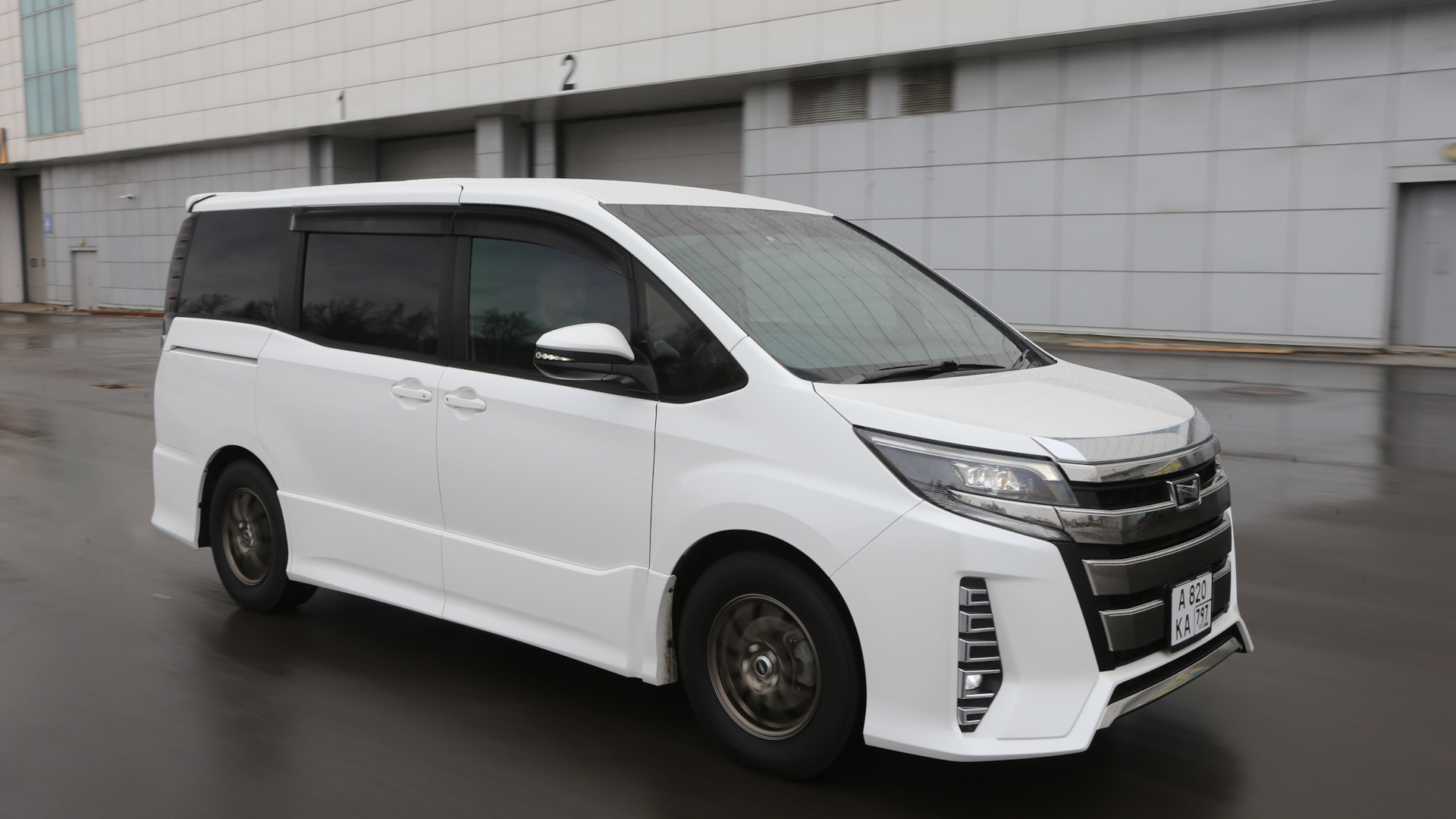 Toyota Noah gr Sport