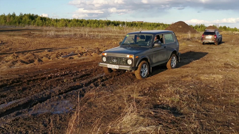 Against the Dader and UAZ Patriot, Lada Niva Travel