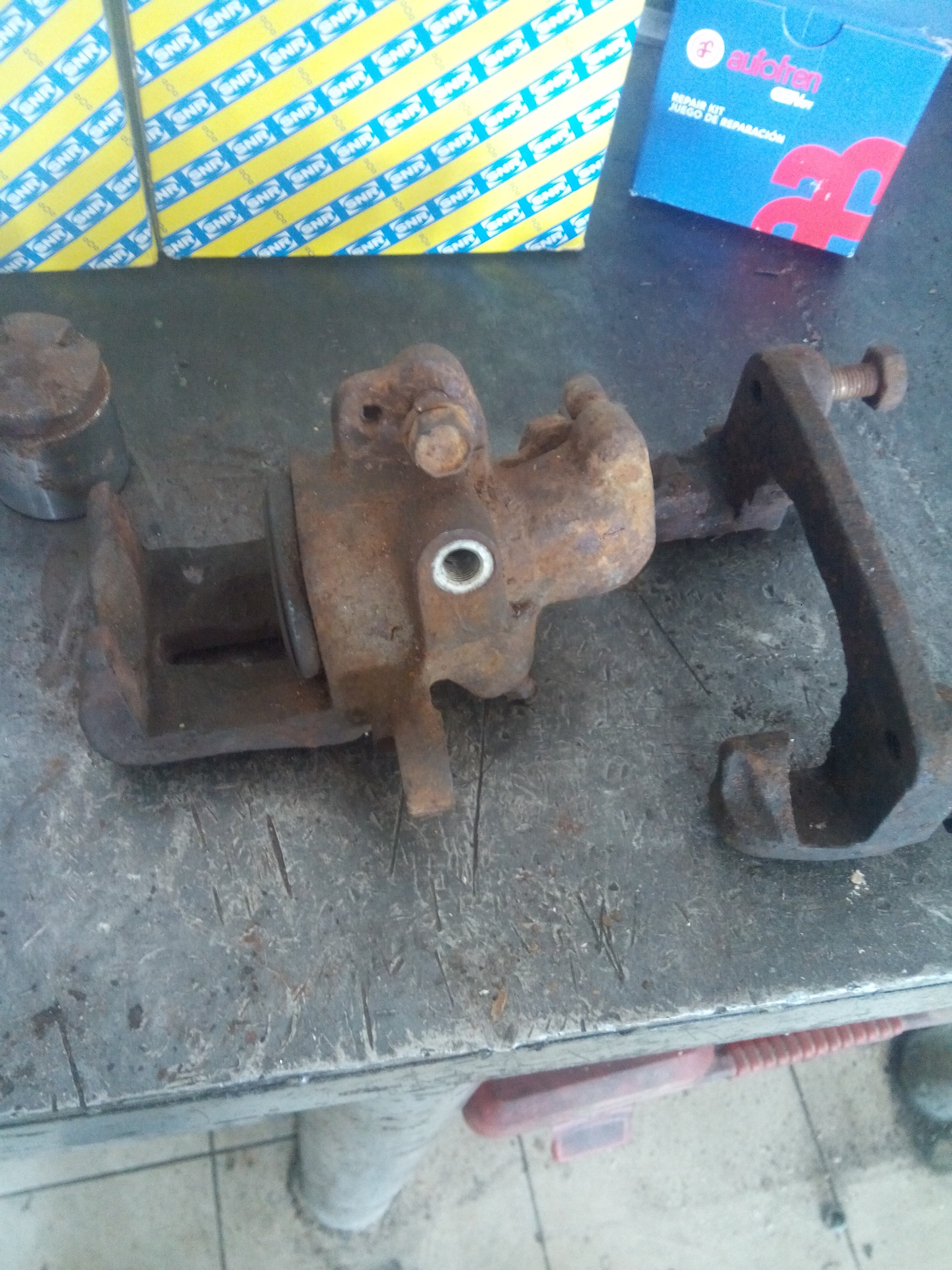 замена тормозных колодок я за ATE — Peugeot 406, 1,8 л, 2002 года ...