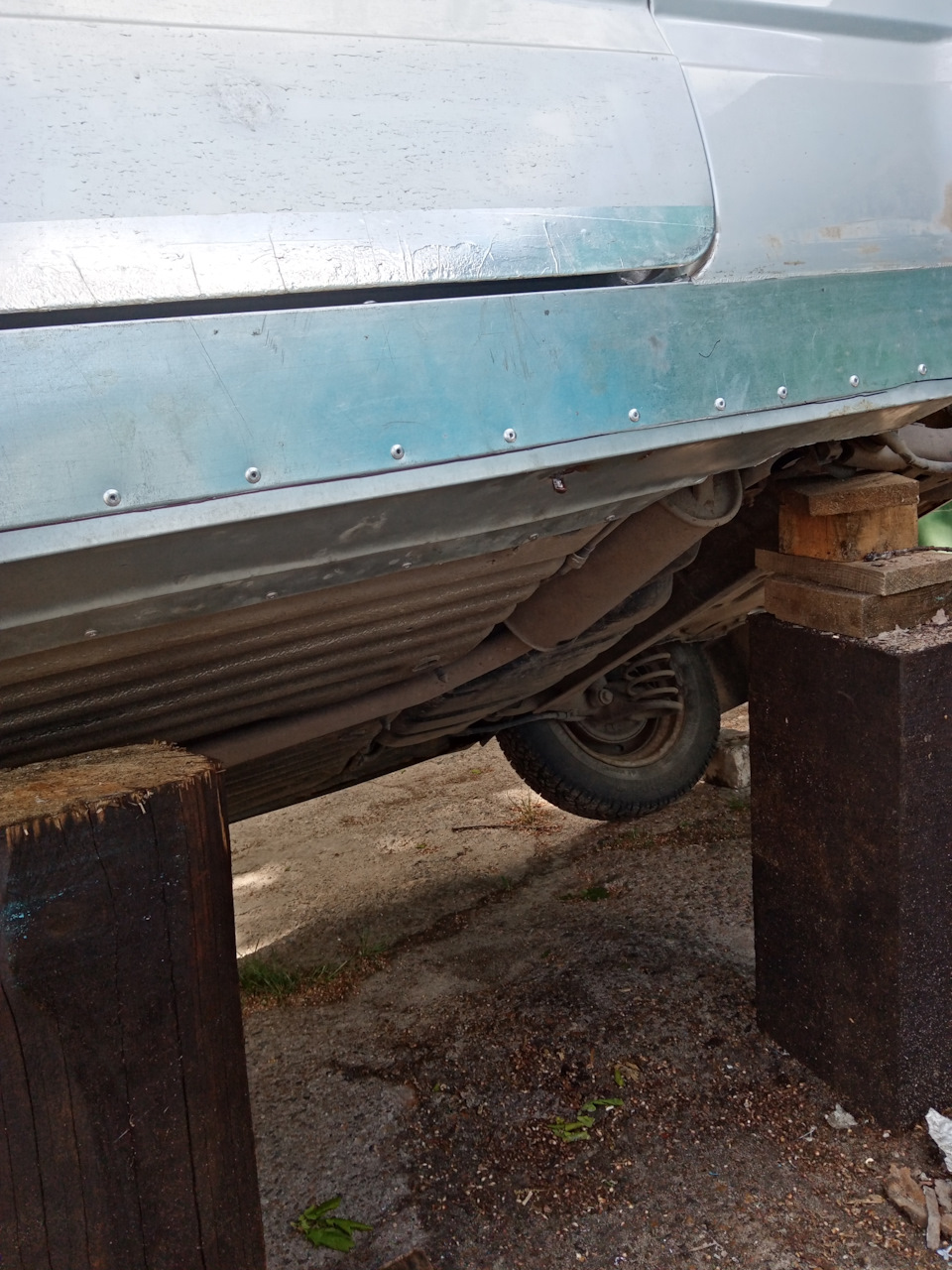 Замена порогов. — СеАЗ 11113 Ока, 1 л, 2006 года | кузовной ремонт | DRIVE2