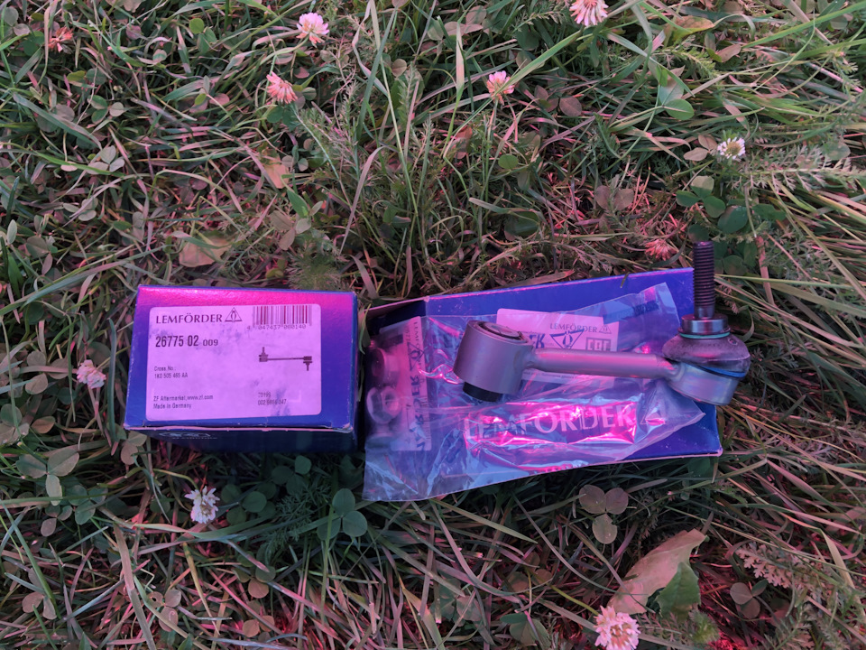 Замена задних стоек стабилизатора. — Volkswagen Jetta VI, 1,4 л, 2012 ...