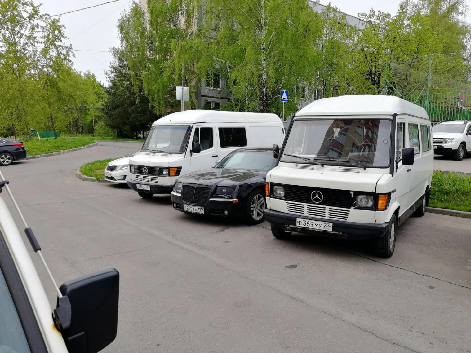 Мерседес полный привод бус. Бус Мерседес презентация. Ретро бус Мерседес.