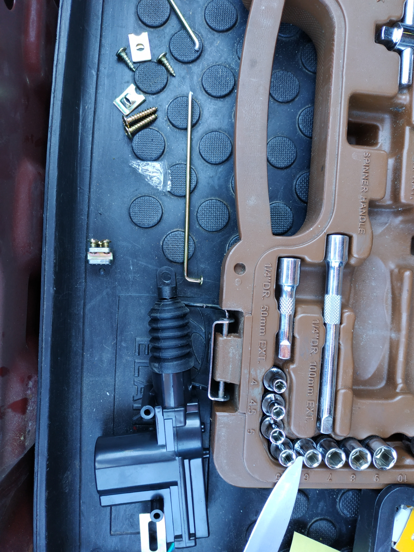 Открытие багажника с брелка сигнализации — Hyundai Elantra (3G), 1,6 л ...