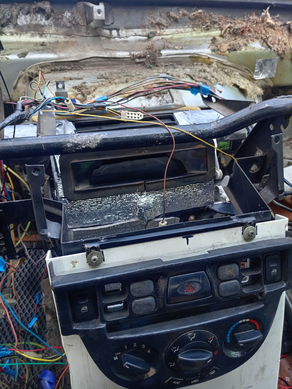 А так только грудь — Lada 2120 Надежда