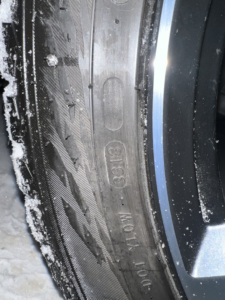 Шины зимние шипованные Nokian 245/45 R20, литые диски Volvo oe 8Jx20 ...