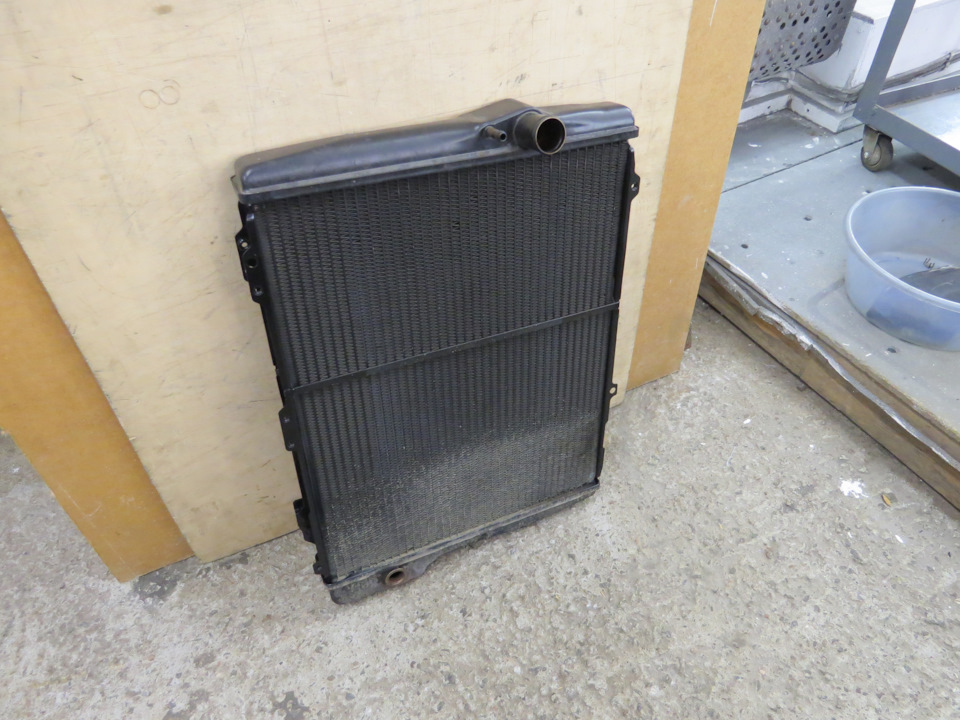 Установка латунного радиатора. — Volkswagen Passat Variant (B2), 2,3 л ...