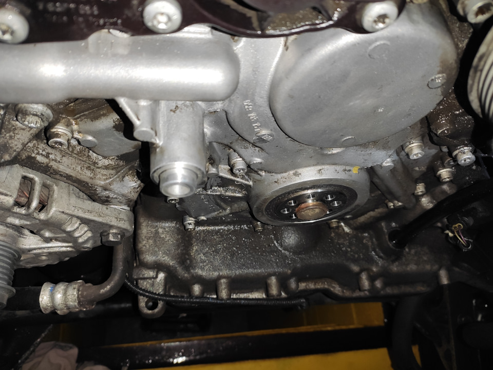 Замена шкива коленвала и Ремня на CRCA — Audi Q7 (1G), 3 л, 2013 года ...