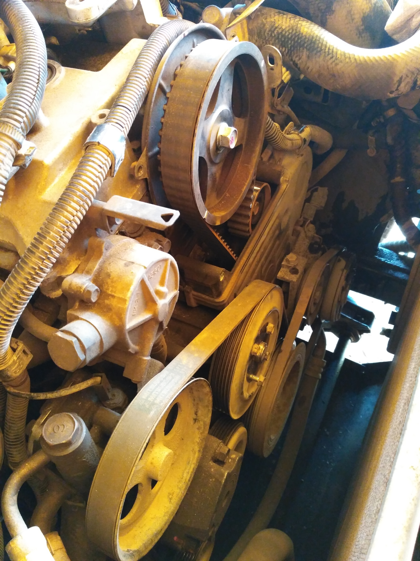 Ремонт Митсубиси Галант : Проверка состояния, регулировка усилия натяжения и зам