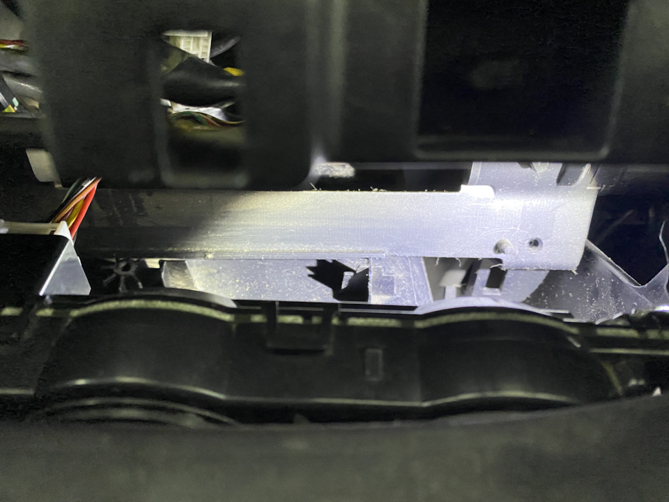 снятие вещевого. перчаточный ящик на калине. снятие вещевого. снятие вещевого. крепление бардачка нива шевроле.