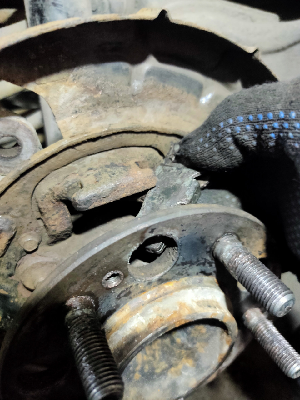 101. Обслуживание ручника и подвески. — KIA Ceed SW (1G), 1,6 л, 2009 ...