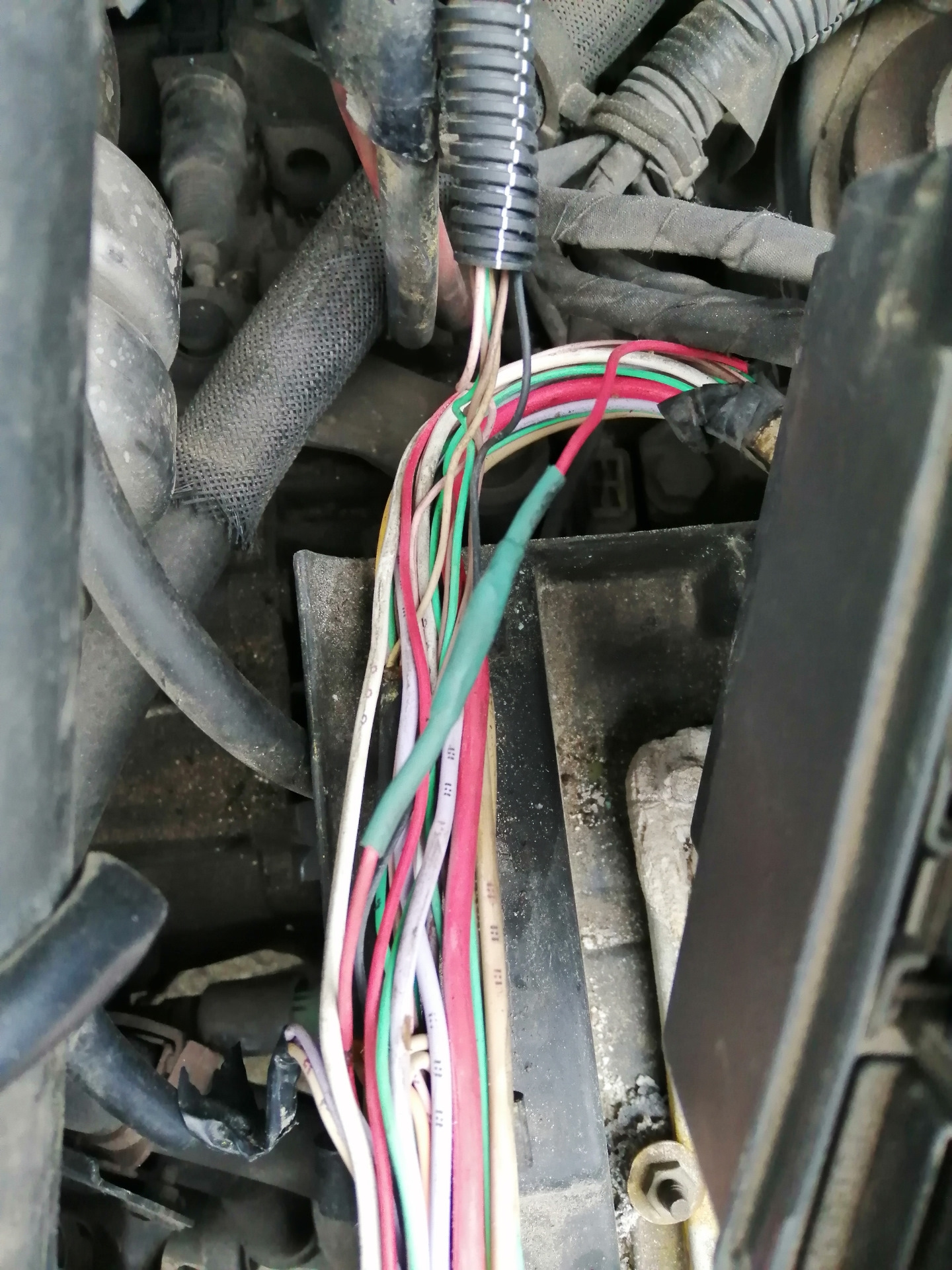 Цепь форсунок ваз 2114. Обрыв питания. Проводка бензонасоса калина 1. Бензонасос калина 1. Обрыв питания.