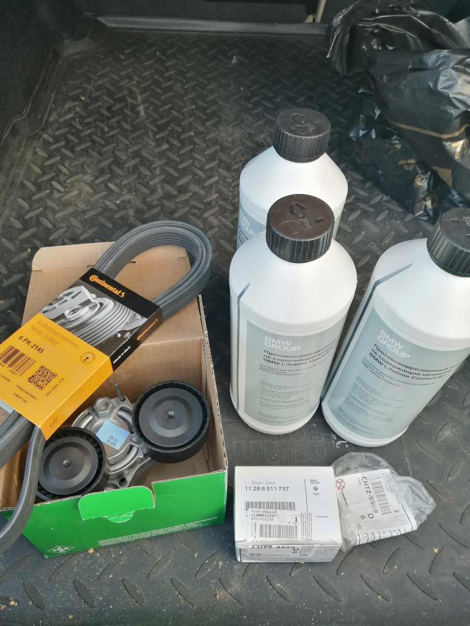 Фото в бортжурнале BMW 5 series (F10). Запчасти на фото: 11288511737