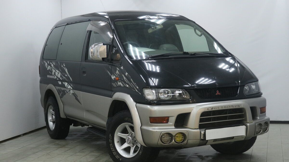 Делика 1997. Мицубиси Делика 1997. Mitsubishi Delica, 1997 год бак. Китайская машина Делика.