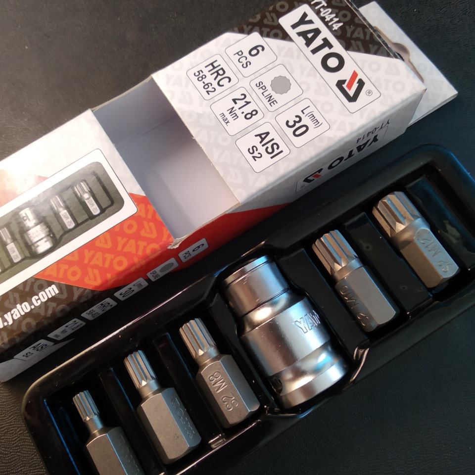 Как разобрать полмашины чтобы заменить одну лампочку в заднем фонаре ...