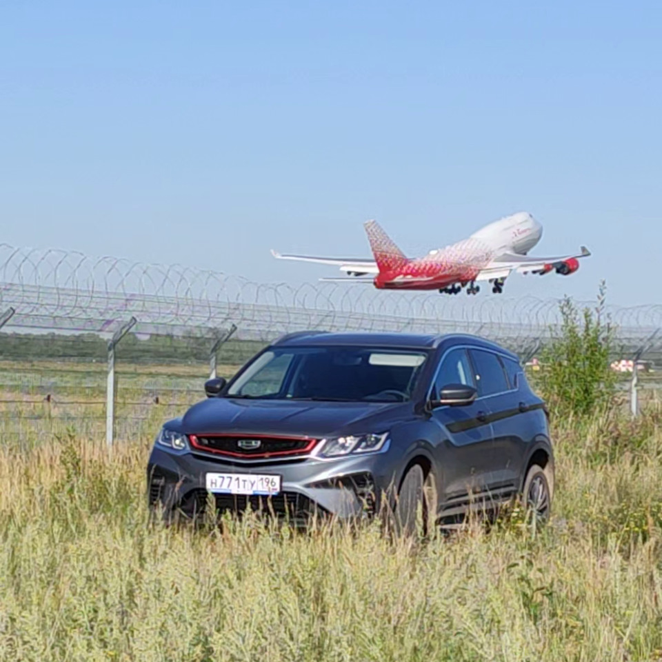 Кулек на фоне Боинг 747 — Geely Coolray, 1,5 л, 2021 года | видео | DRIVE2