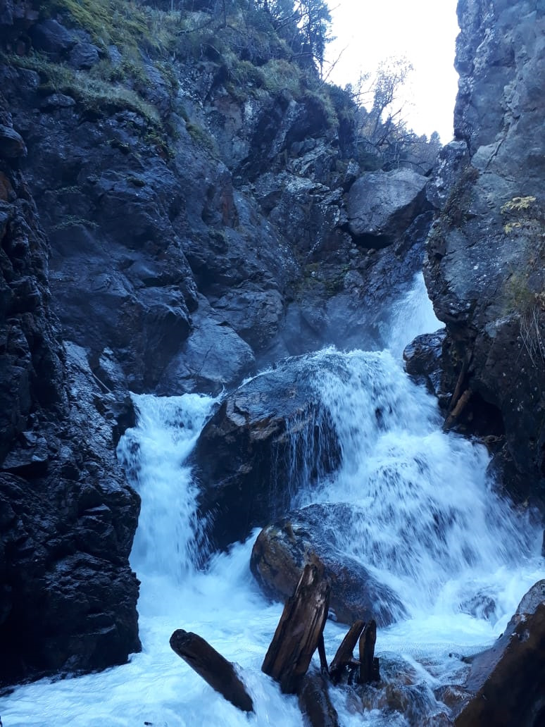 Водопад на реке белая Архыз