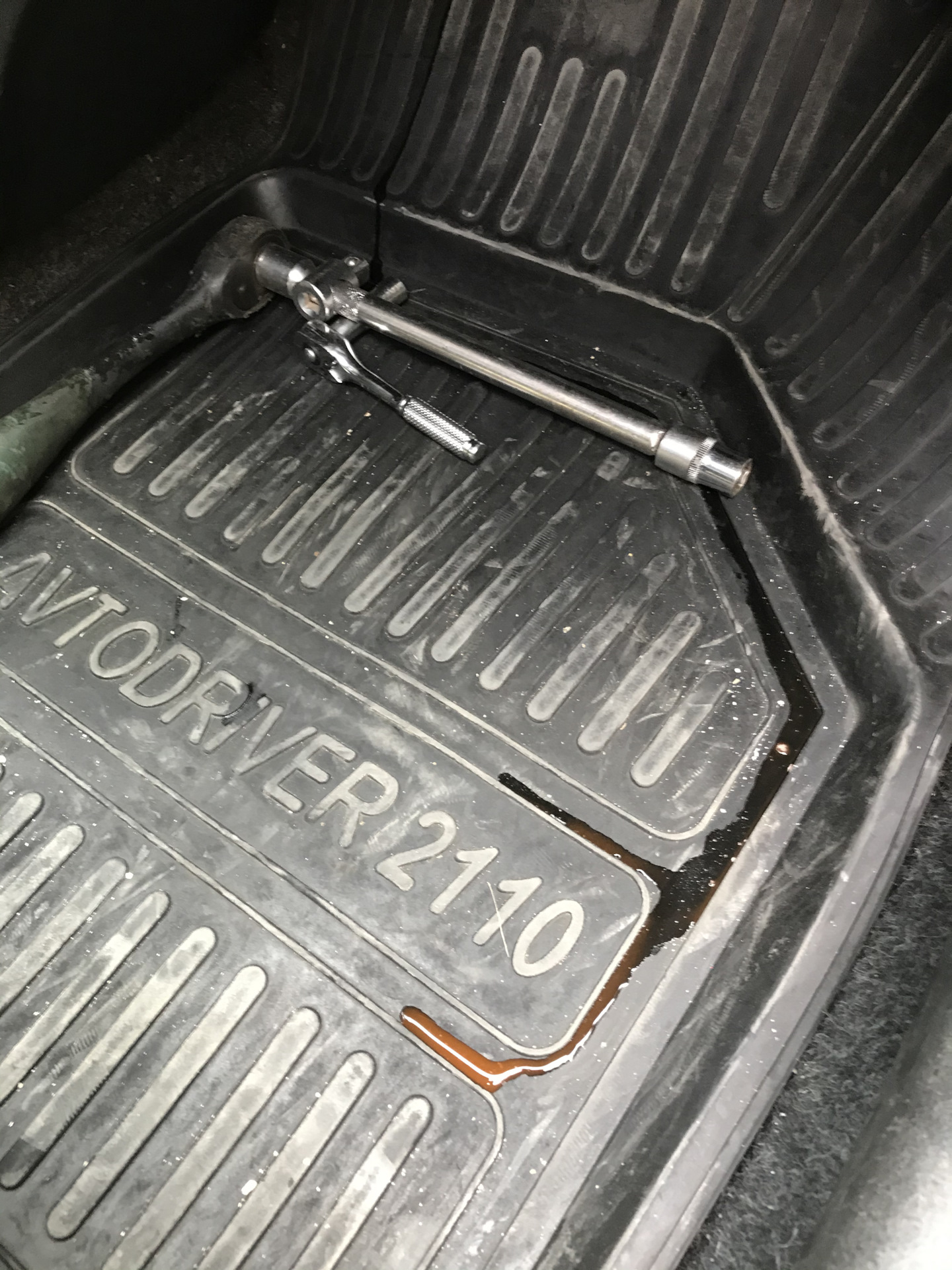 Потек радиатор печки — Lada 2113, 1,5 л, 2006 года | расходники | DRIVE2