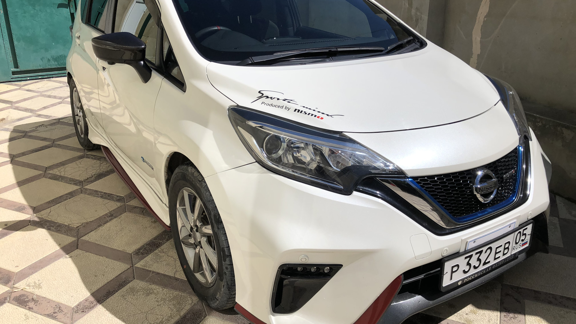 Nissan note 2018. Nissan Note 2018 e-Power белый. Nissan Note e-Power 2018. Nissan Note e Power 2018 Nismo.