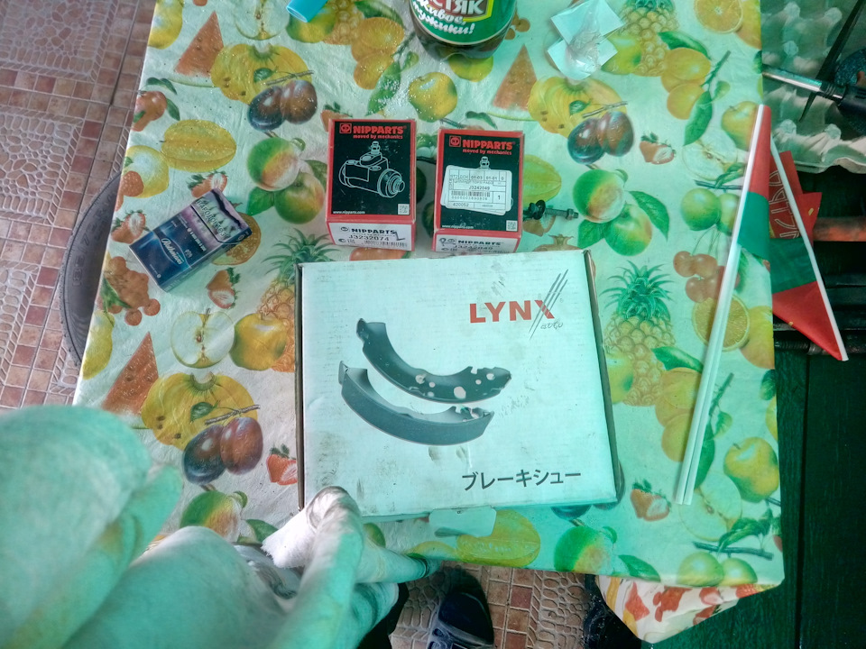 Замена колодок ицелиндриков — Toyota Avensis I, 1,8 л, 2000 года ...