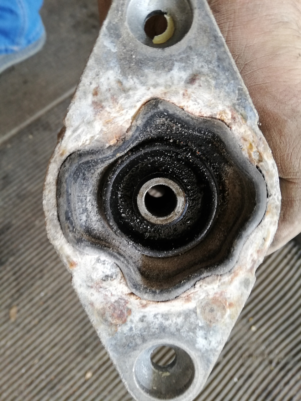 Фото в бортжурнале Audi A6 Avant (C6)