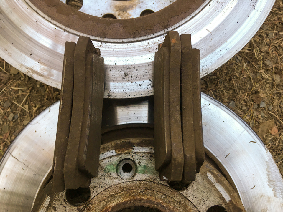 Задние тормозные колодки АТЕ после пробега 54000 км. — Skoda Octavia A5 Mk2