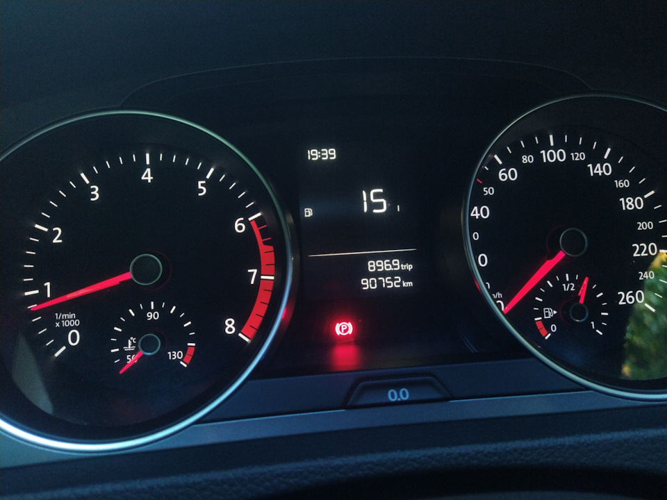 На приборной панели не отображается объём топлива — Volkswagen Golf Mk7 ...