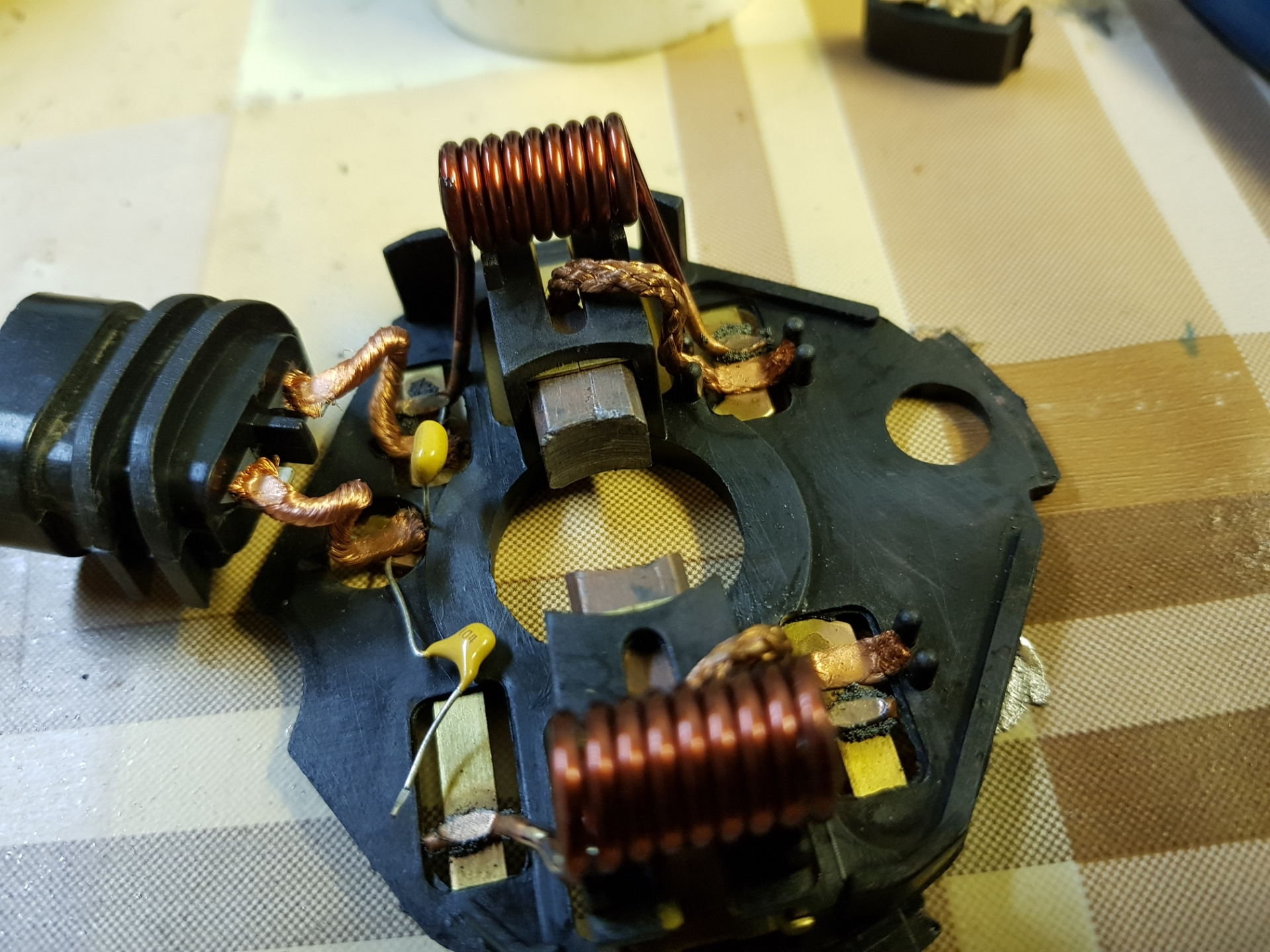 Засвистел моторчик печки — Chevrolet Niva, 1,7 л, 2012 года | своими ...