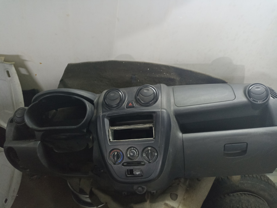 Салон от гранты, 1 часть начало. — Lada Калина Хэтчбек (1G), 1,5 л ...