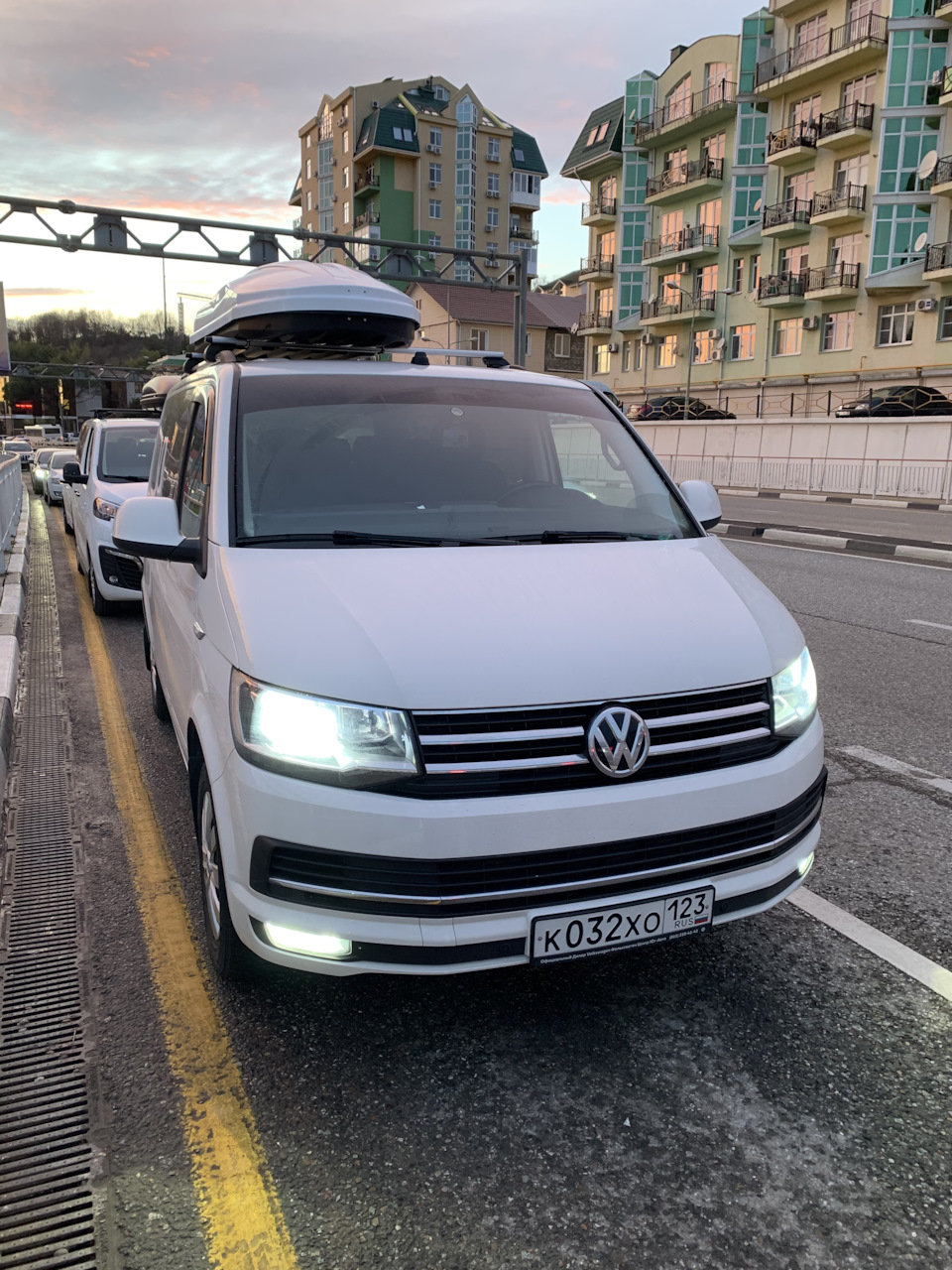 Светодиодные лампы. Замена колодок. — Volkswagen Caravelle (T6), 2 л, 2019  года | расходники | DRIVE2