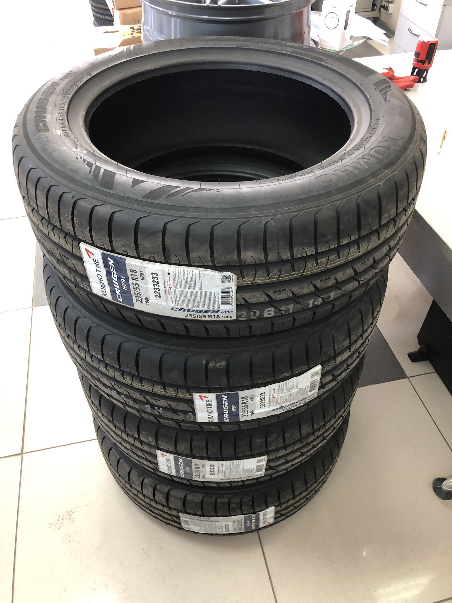 Кумхо крюген. Kumho (Кумхо) Crugen hp91. Kumho - 295/35r21. Кумхо hp91 265 50 20. Кумхо 275/50/20.