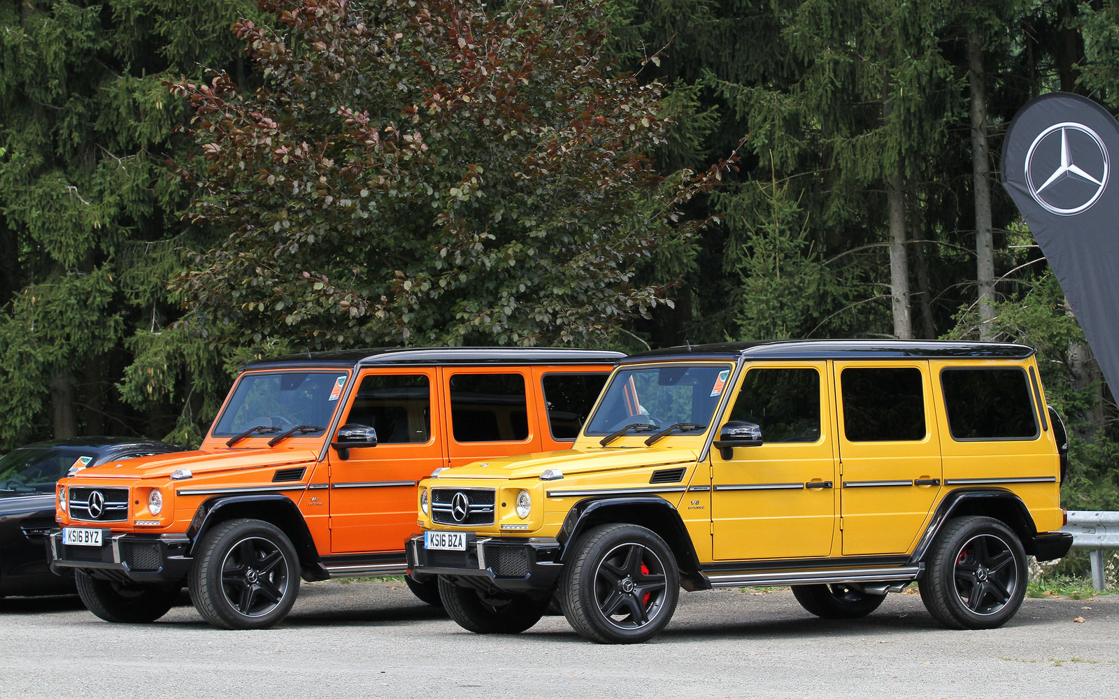 Радужный гелик. Mercedes g63 AMG Crazy Color Edition. G63 AMG Crazy Color. G55 AMG w463. G55 AMG Crazy Color.