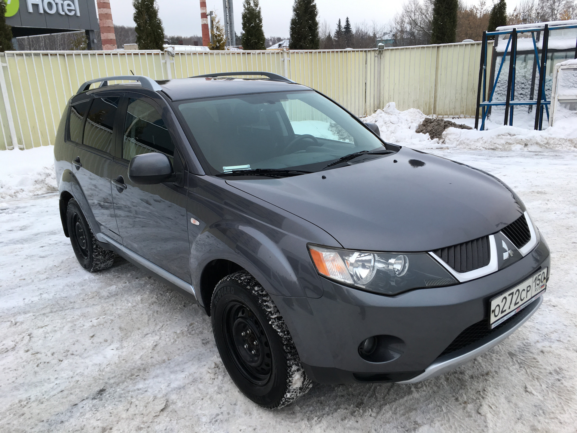 Mitsubishi outlander xl 4wd. Outlander 2008 3.0. Митсубиси Аутлендер Икс Эль. Митсубиси Аутлендер 2008 3.0 автомат. Митсубиси Аутлендер серый.